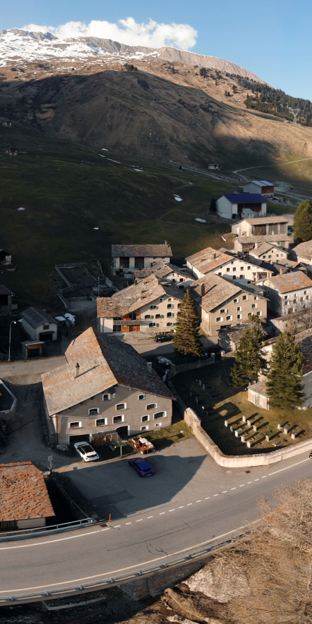Hinterrhein Dorf (c) Naturpark Beverin Benedikt Joos